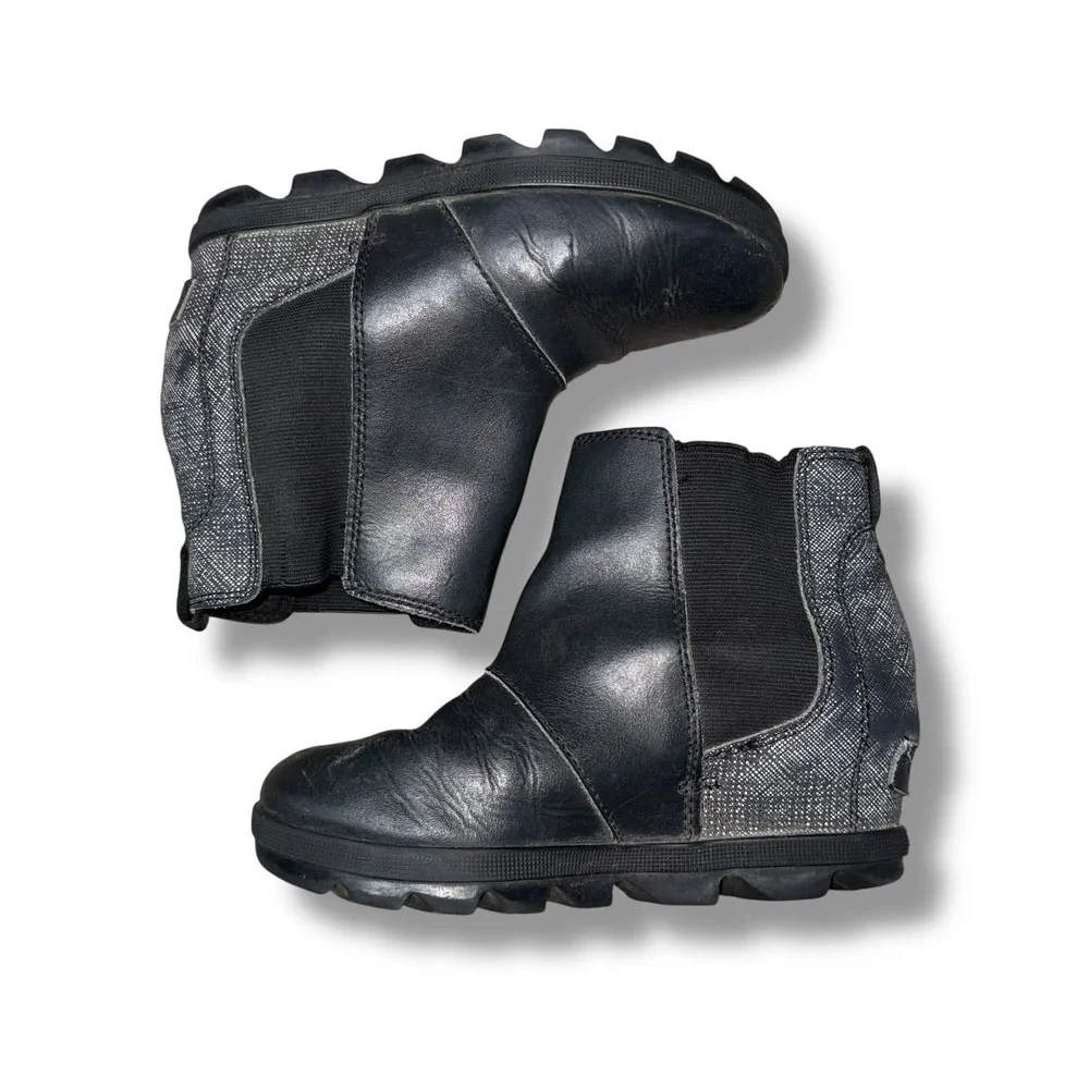 Sorel Joan‎ of Arctic Wedge II Chelsea Boots Kids 1 Black Silver Good NY1945-011
